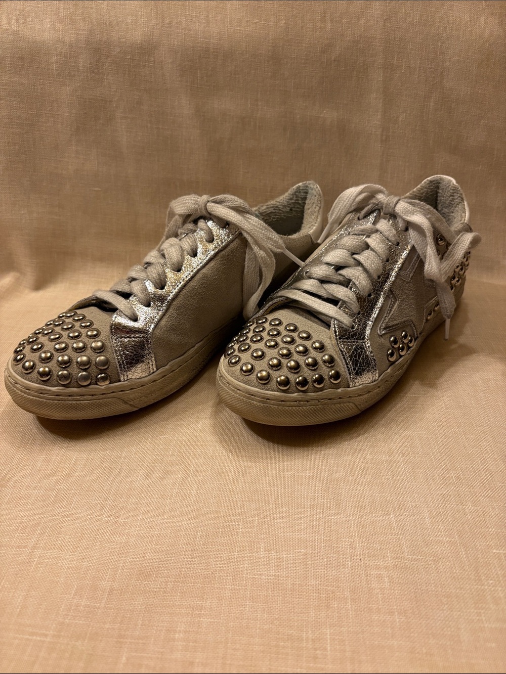 The shoe box brand Studded Metallic off white Sneakers